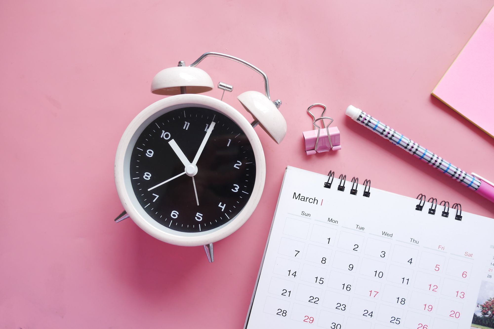 How to Schedule Tweets in 2025: When to Post, What to Use, and How to Do It Right